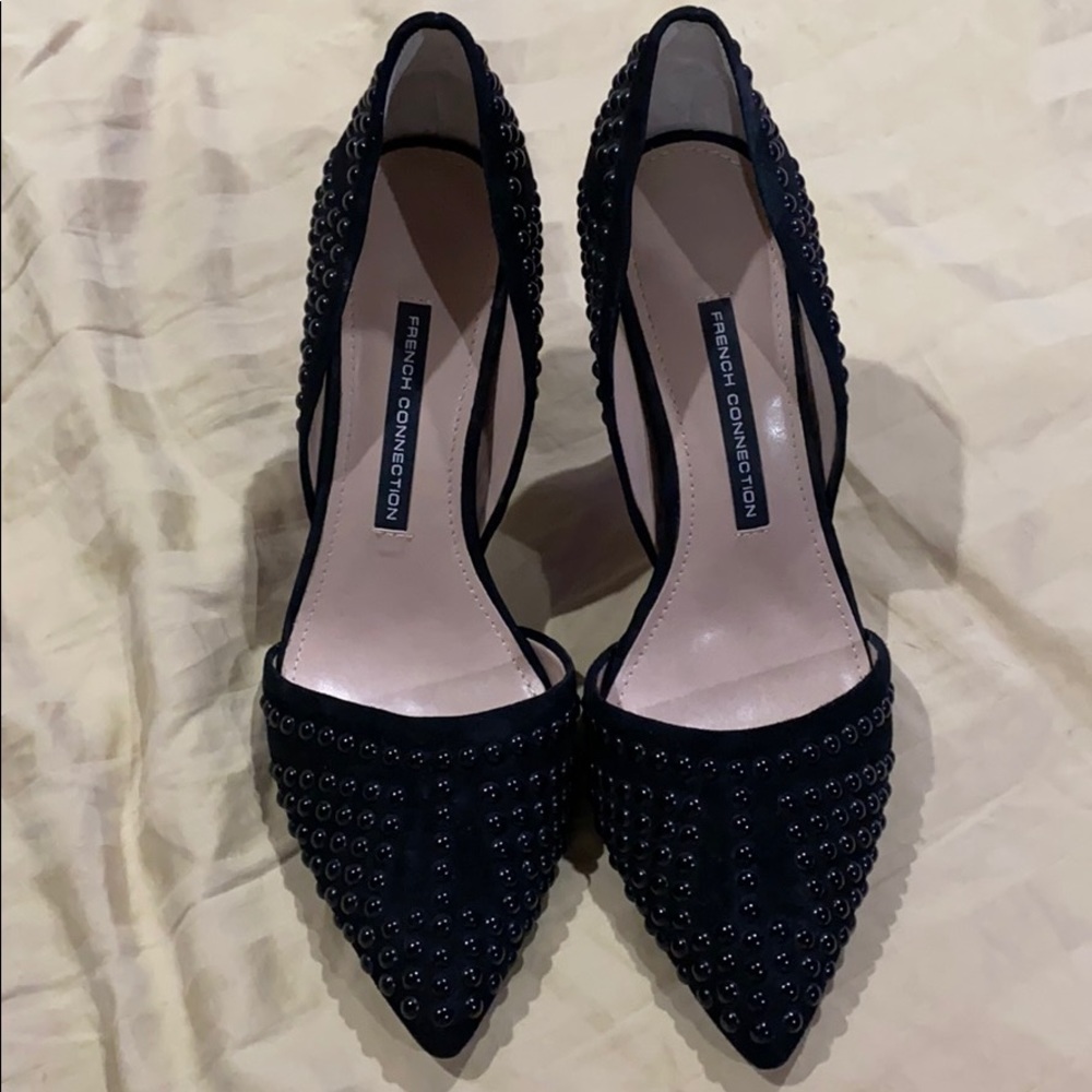 Black heel with studs